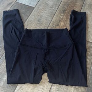 Lululemon Wunder Under nulux size 4 black